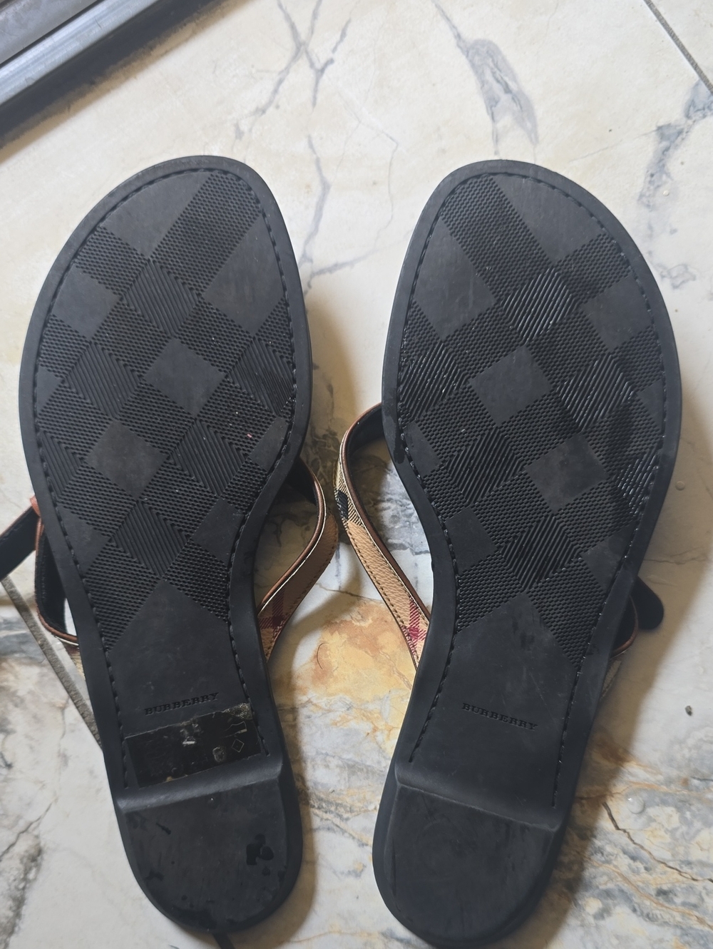 Burberry Black Leather & Classoc Check Sandals - Size 8 - Picture 4 of 4